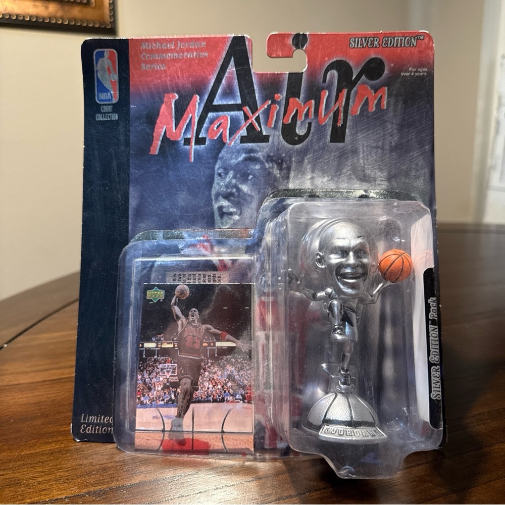 Michael Jordan 1999 Mattel Maximum Air Silver Edition NBA Action Figure Card